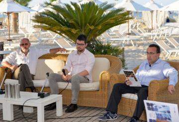 Il relatori, da sx Gianvincenzo Lucchini, Damiano Frosi e Davide Zamagni al convegno Target Sinergie al comvegno «Le leve dell'impresa futura: dall'Outsourcing alla Contract Logistics» Da sinistra, Gianvincenzo Lucchini, Damiano Frosi e Davide Zamagni